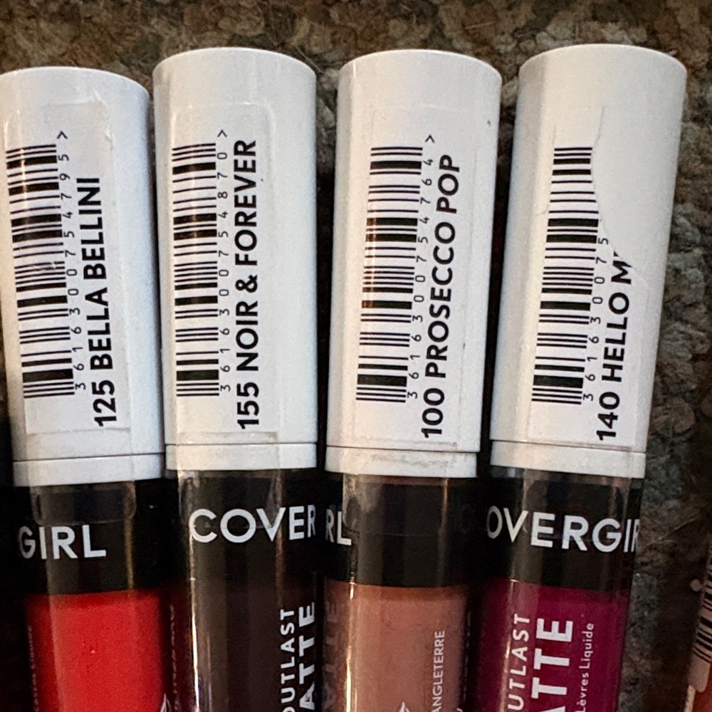 COVERGIRL Lipstick Set - Bold Reds, Pinks, and Purples - Picture 2 of 11